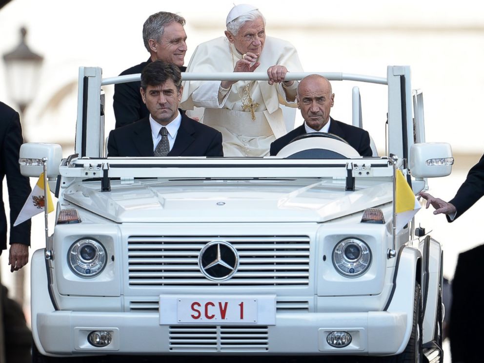 Папамобиле. Папамобиль Ватикан. Mercedes папамобиль.